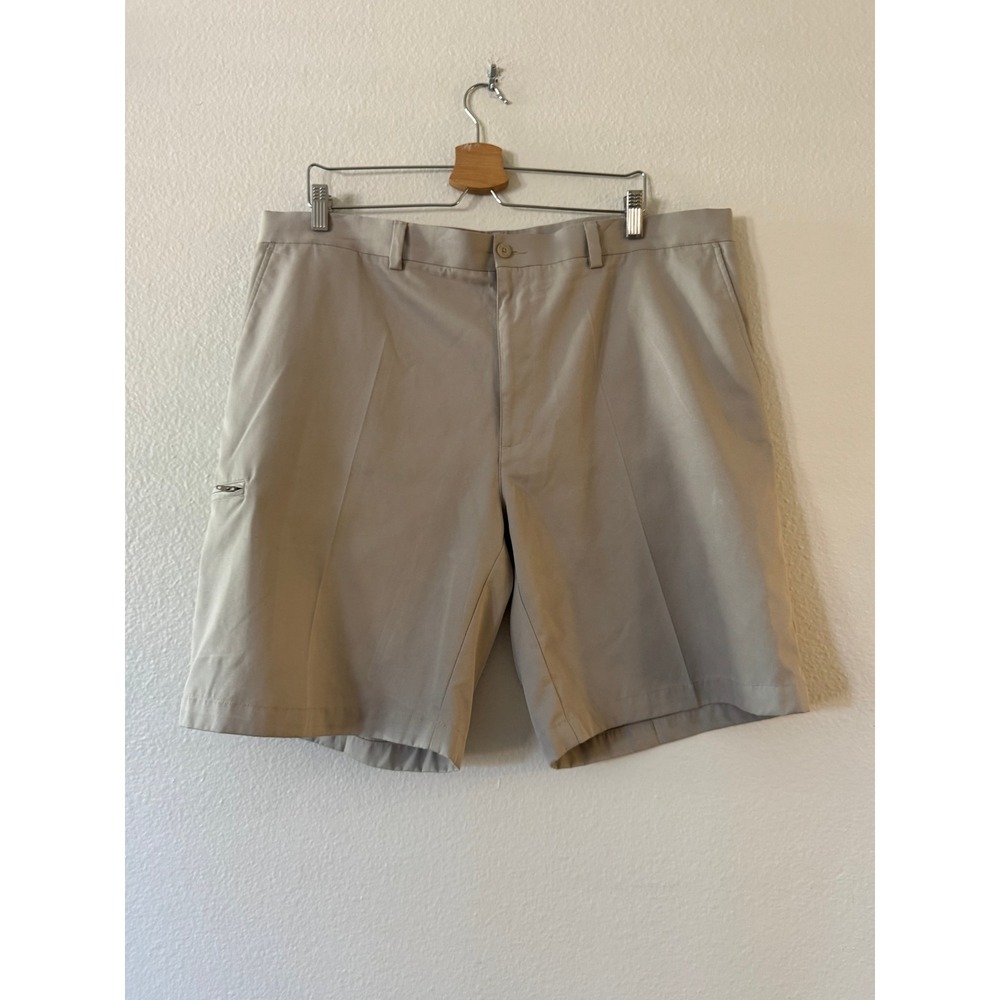 NIke Mens Golf Shorts Tan Khaki Flat Front Performance Size 40‎ Zipper Pocket